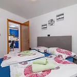 Apartman Idyllisches Nur 300 Meter Zum Mit Meerblick, Whirlpool, Grill