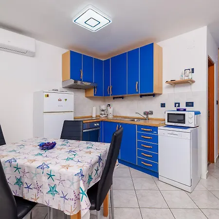 Apartmán Idyllisches Nur 300 Meter Zum Mit Meerblick, Whirlpool, Grill