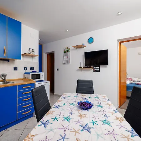 Appartement Idyllisches Nur 300 Meter Zum Mit Meerblick, Whirlpool, Grill Novi Vinodolski